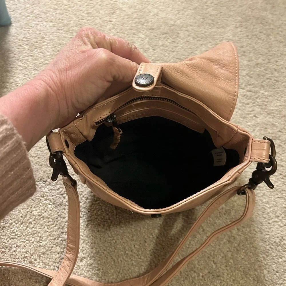 Wanderers Travel Co. Blush Pink Tan Leather Crossbody Bag - Picture 6 of 9